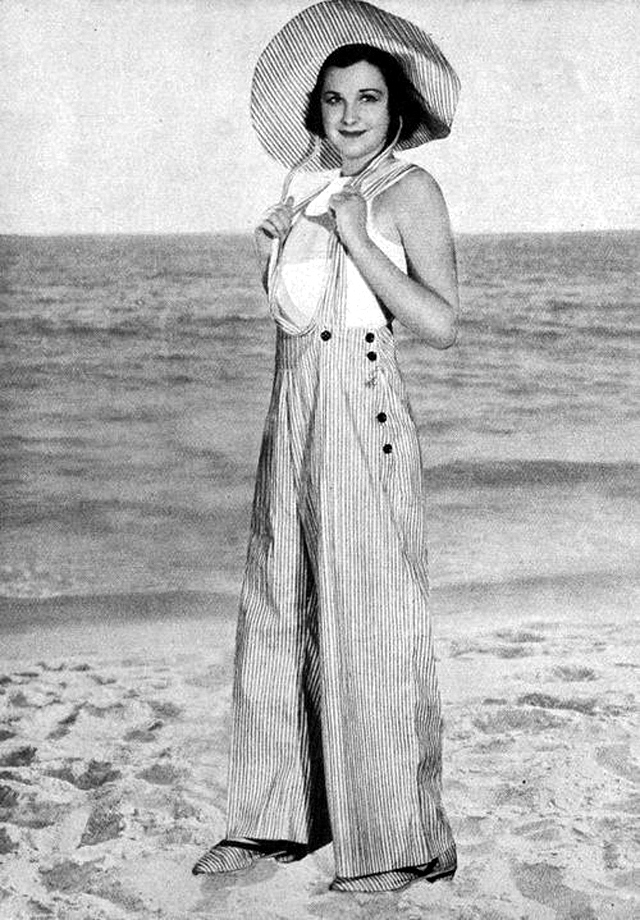 Pajamas Styles That Ladies Wore at Beaches during the 1930s (15)
